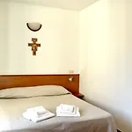Casa Mater Ecclesiae Hotel *