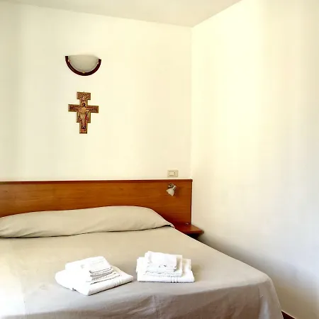 Casa Mater Ecclesiae 호텔 *